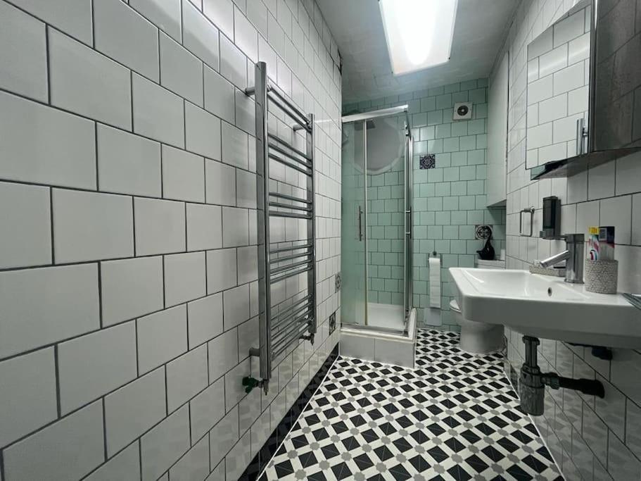 Tree Studio Apartment Barbican F3 London Eksteriør billede